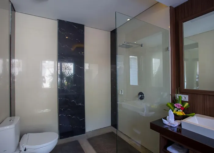 Hotel Buana Bali Luxury & *