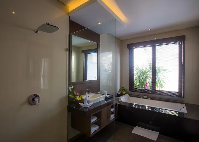 Buana Bali Luxury & Hotel