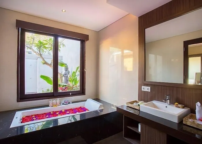 Hotel Buana Bali Luxury & *